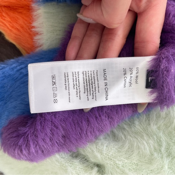 【Sold】rainbow round neck sweater - Picture 3 of 3